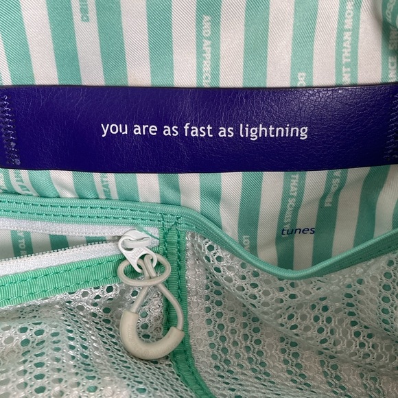 Rare LULULEMON Purple Overnight Dufflebag Barrel Travel Tote Bag - Picture 11 of 17